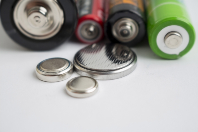 会社からでた電池の処理について！事業系ごみの基礎知識！ | みどり産業株式会社｜廃棄物の収集・処理・リサイクル